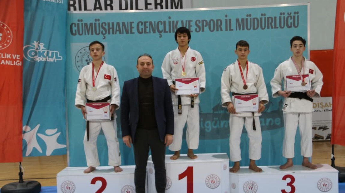 Judo da Öğrencilerimizden Büyük Başarı